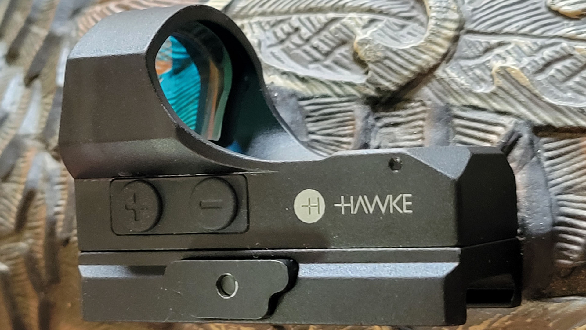 Hawke Wide View Circle Dot on decoy