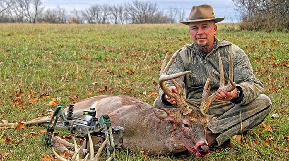 mh_bow_buck_f.jpg