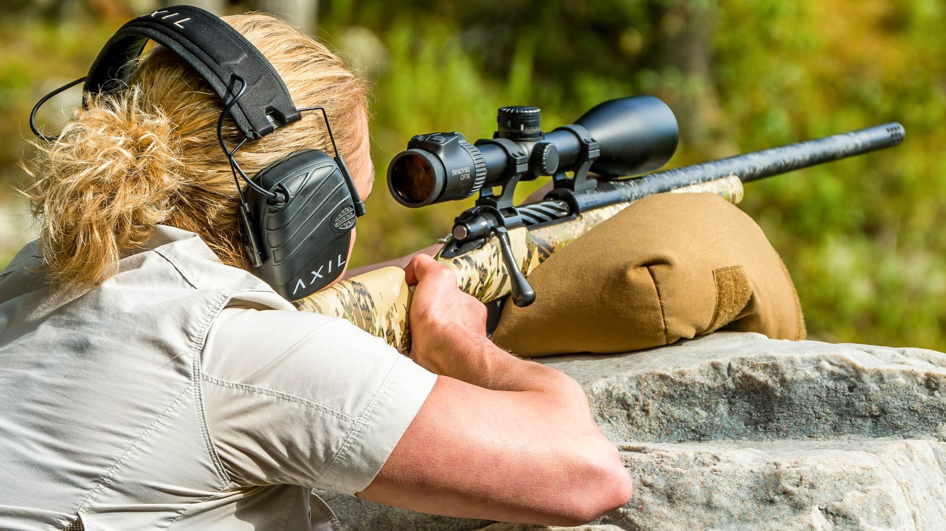 Suzie shooting rifle