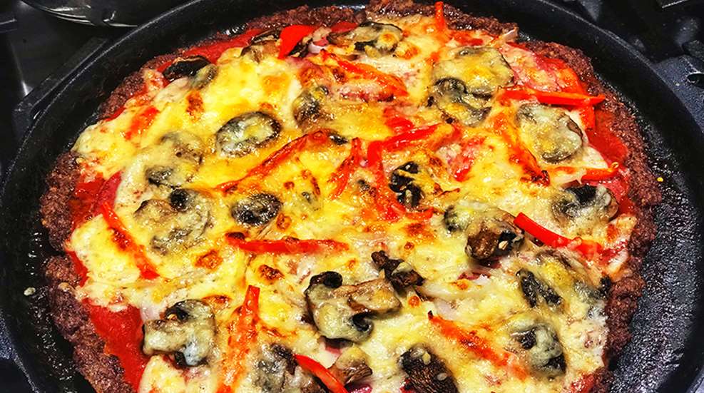 recipe-meatzadeluxe-hunterspizza_lead.jpg
