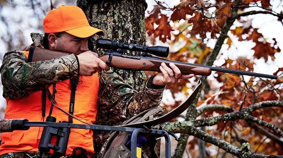 7greatdeerriflesunder700_lead.jpg