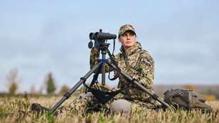 Universal Pro Series Tripod Lede