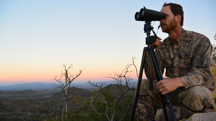 Hunter glassing off tripod