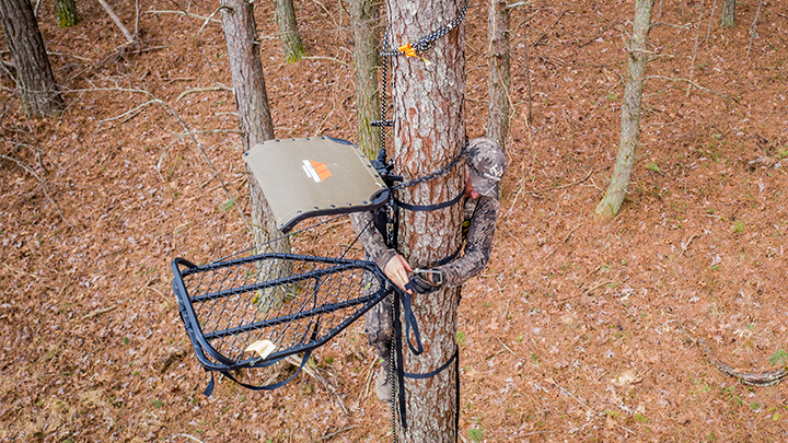 Hunter Hanging Treestand