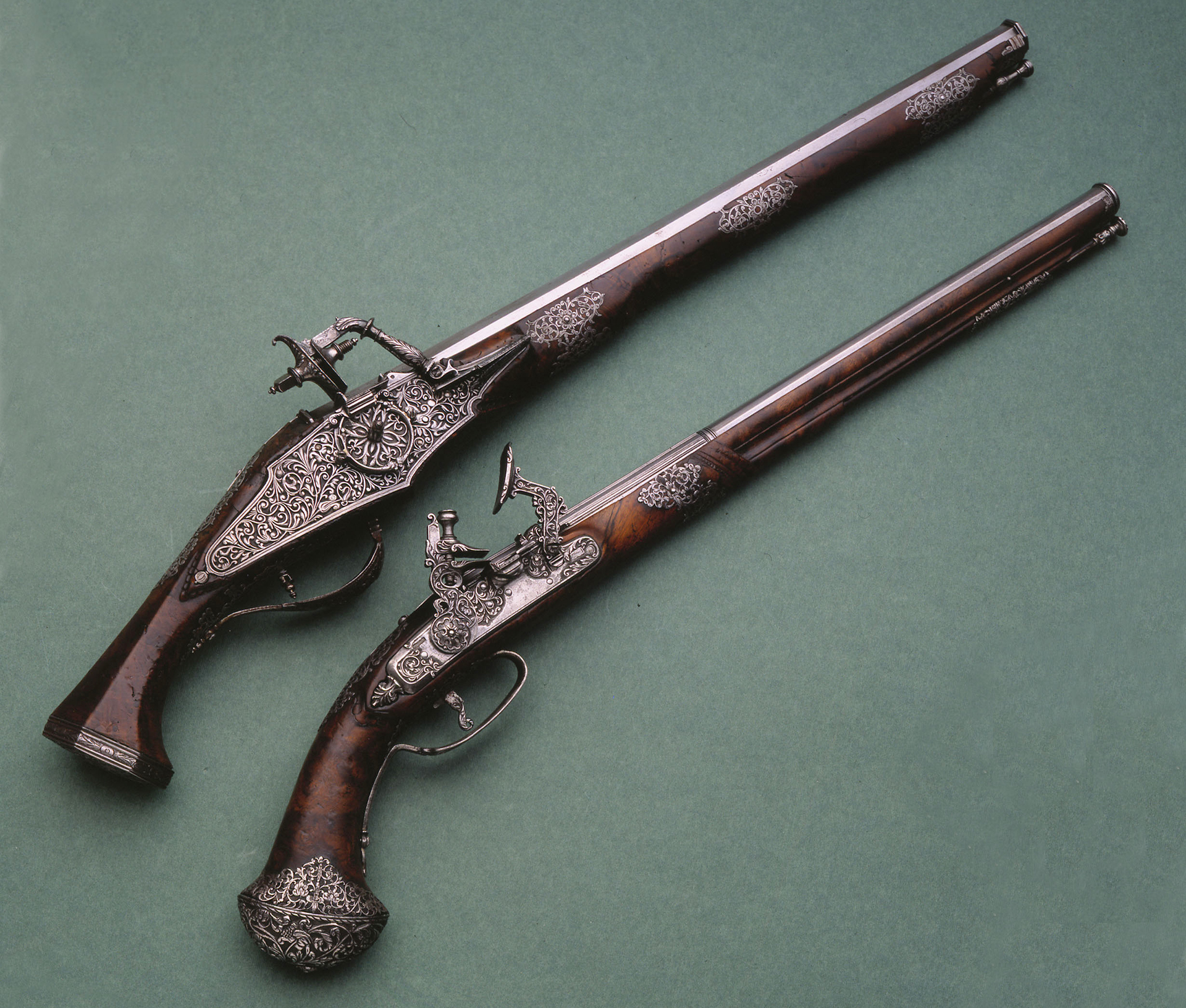 The oldest Berettas, a wheellock and a snaphaunce from about 1600, are complemented by 21st century craftsmanship including an engraved over/under sideplate and semi-auto shotguns with Steelium Pro X barrels.