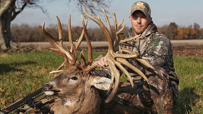 Potential Women's World Record Typical! COVER STORY! - North American  Whitetail