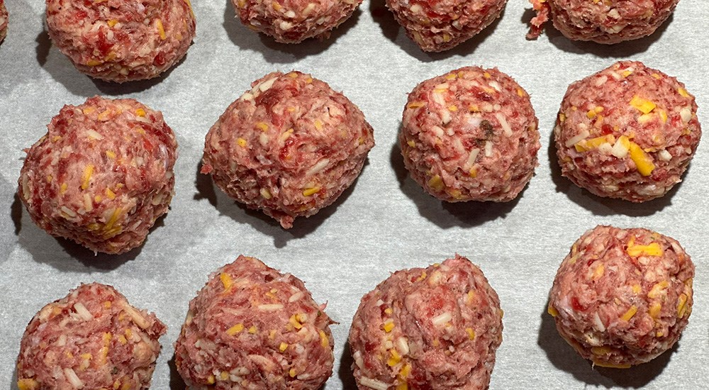 Raw venison meat balls.
