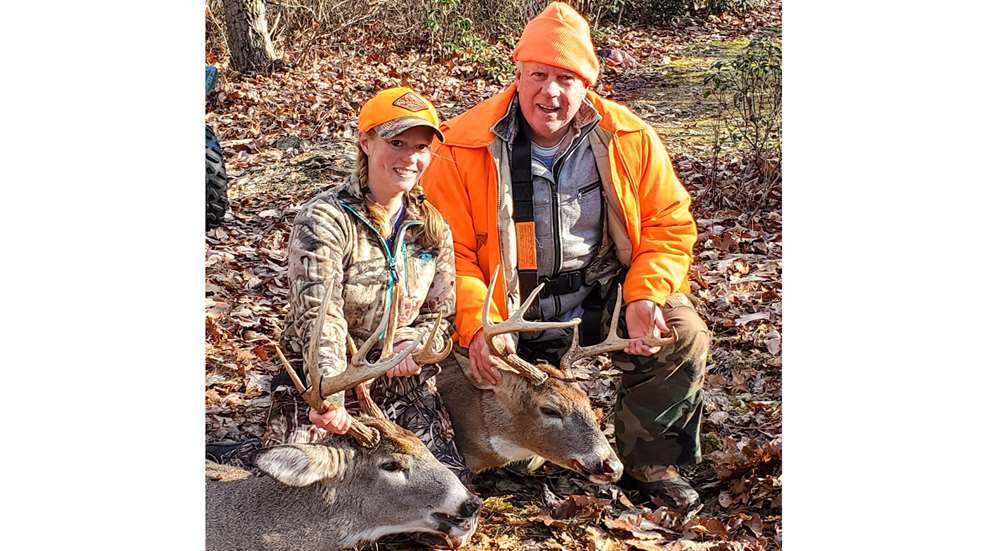 LEDE Hunters With Whitetail