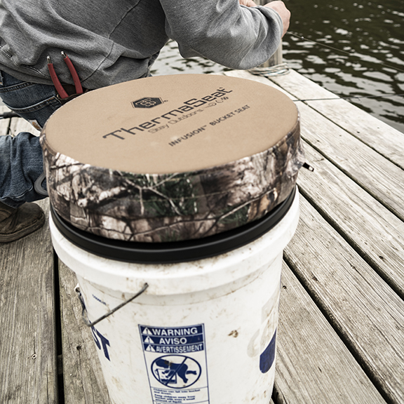 Spin seat on a dock