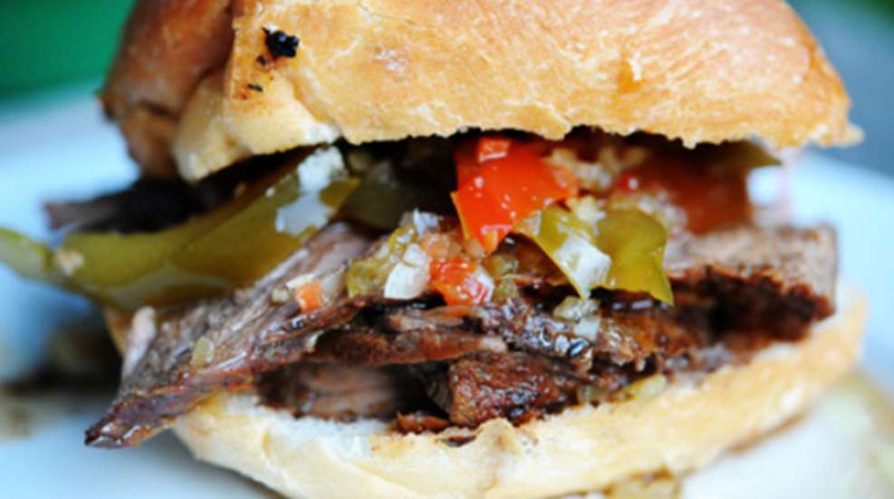 20121010135410-chicago_venison_sandwich_f.jpg