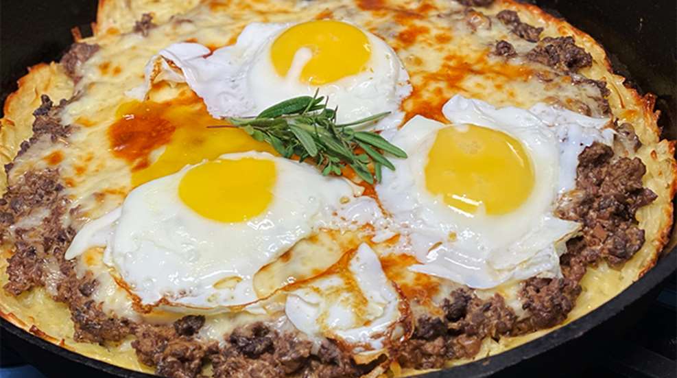 recipe-venison-sausage-gravy-breakfast-pizza_lead.jpg