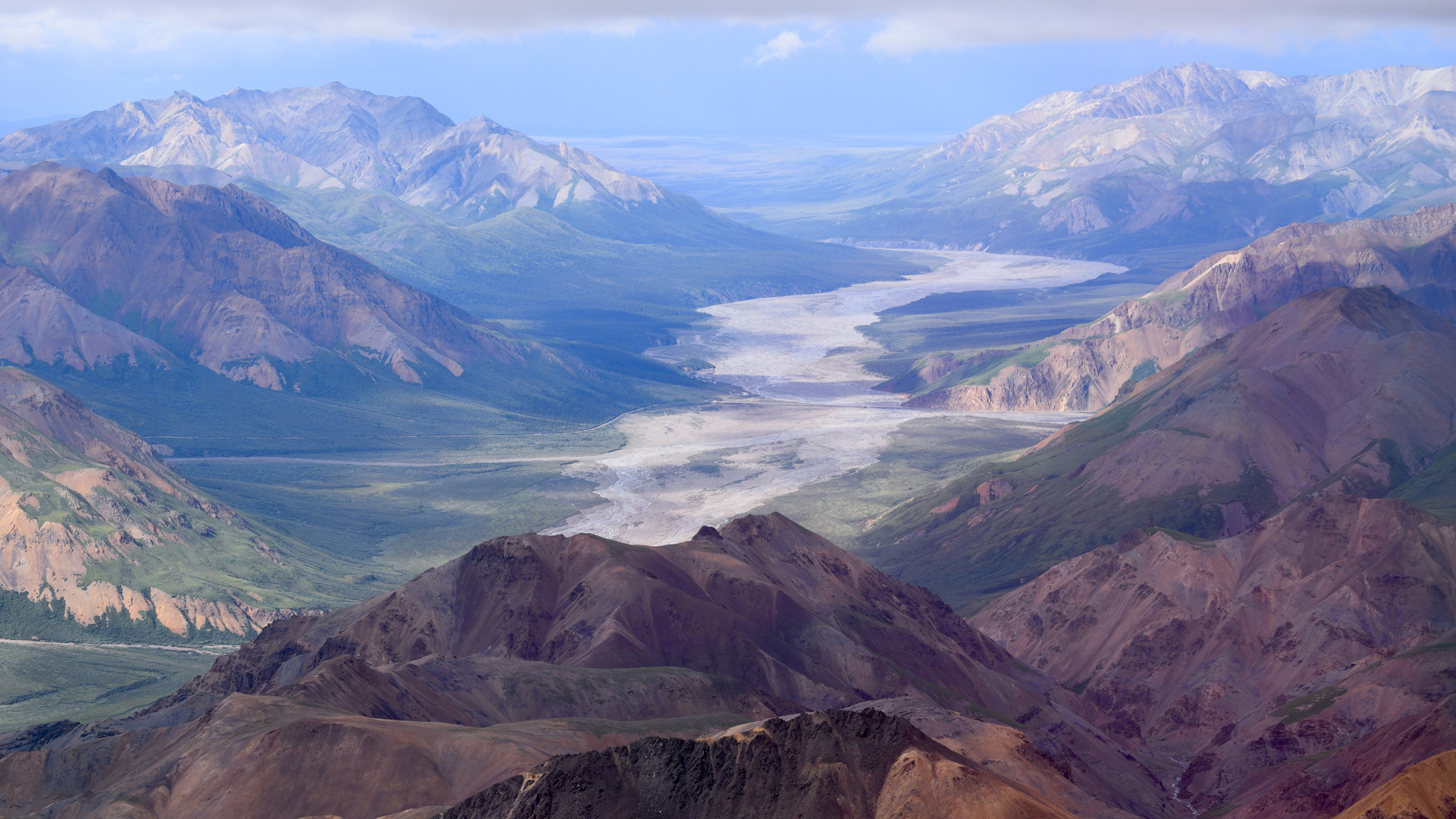 Alsaksa Range Mountains