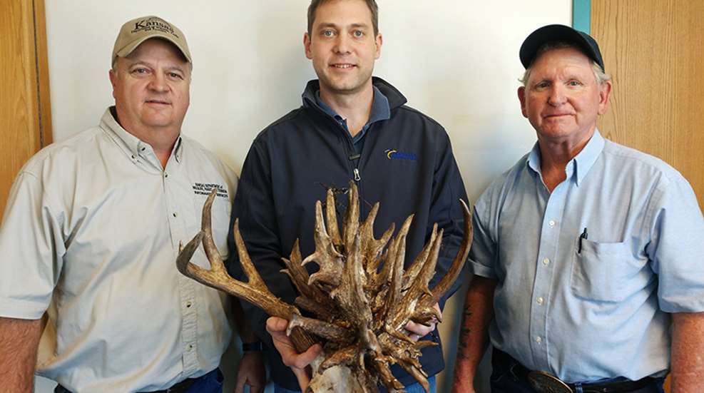 kansasbowhunter-world-classwhitetal_lead.jpg