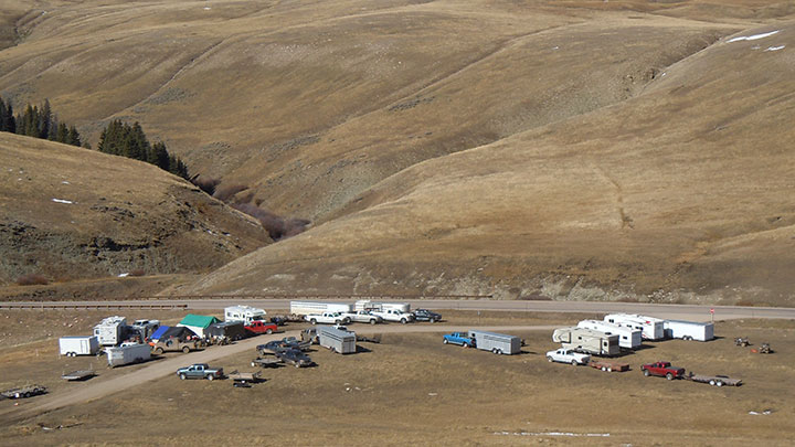 Hunter&#x27;s RVs parked for elk hunting