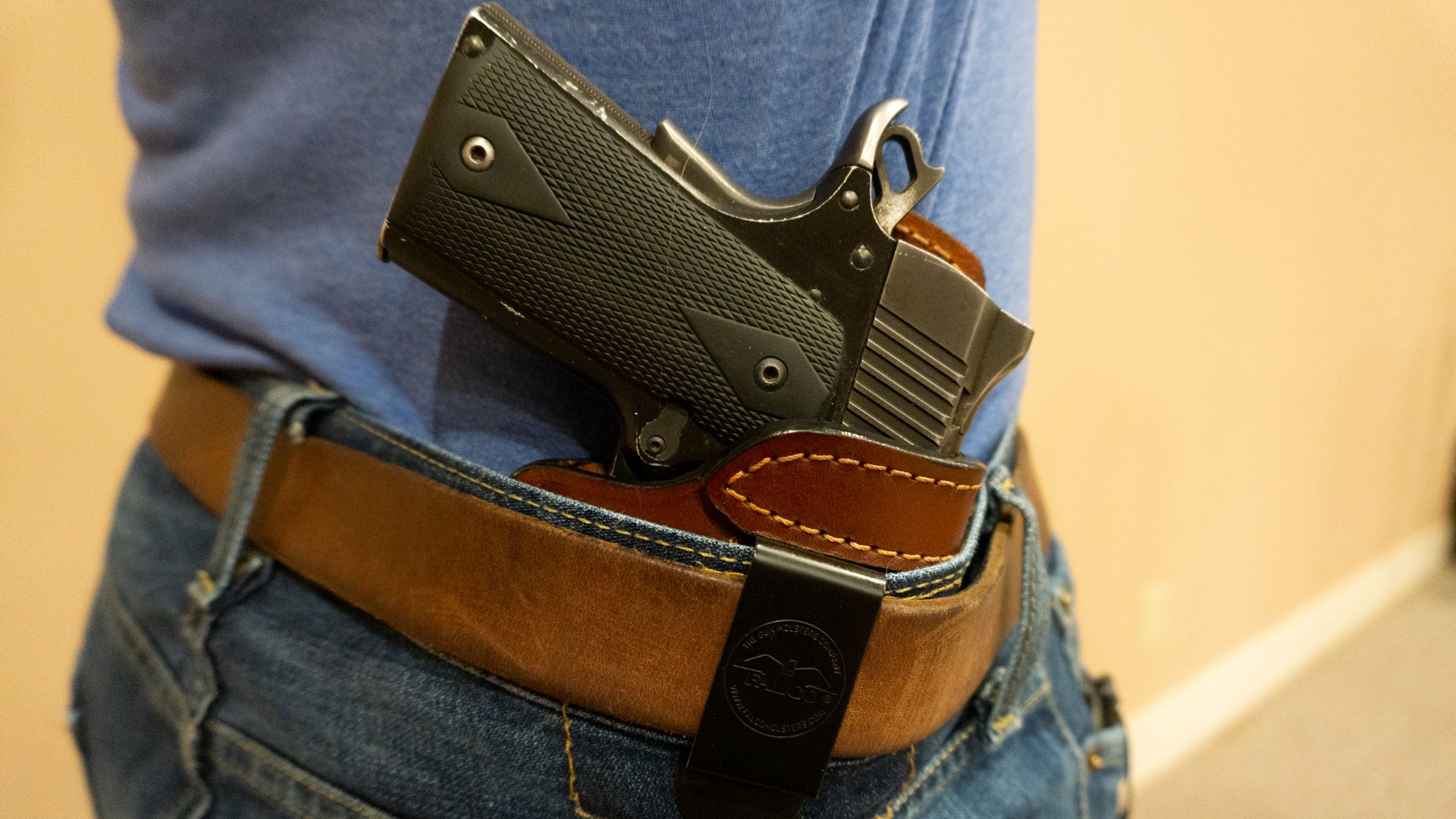 Holster in 4 o'clock position